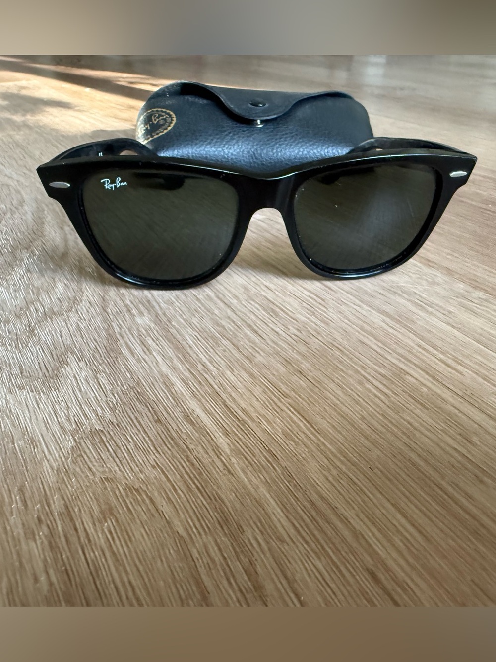 Ray-Ban Black Unisex Wayfarer Sunglasses with Black Lenses